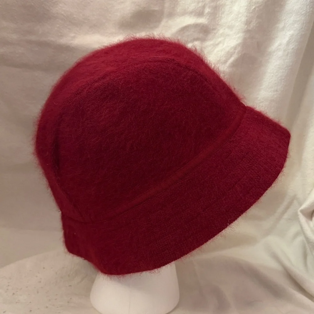 NWT Gap Red Cloche / Bucket Hat - Picture 2 of 6